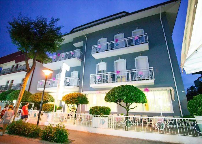 فندق Piccolo Ariston 3*